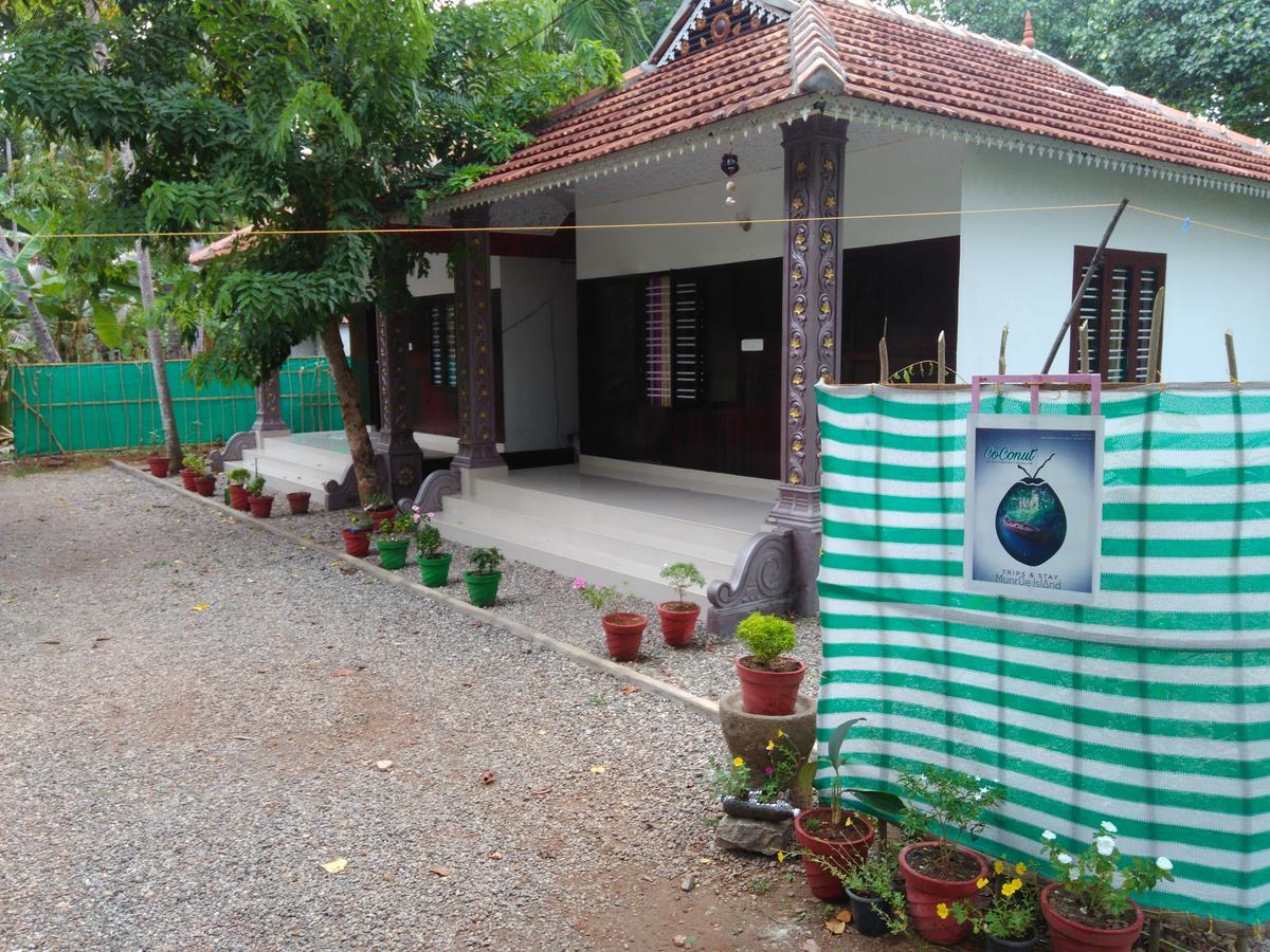 Munroe Coconut Homestay Mundrothuruth Exterior photo