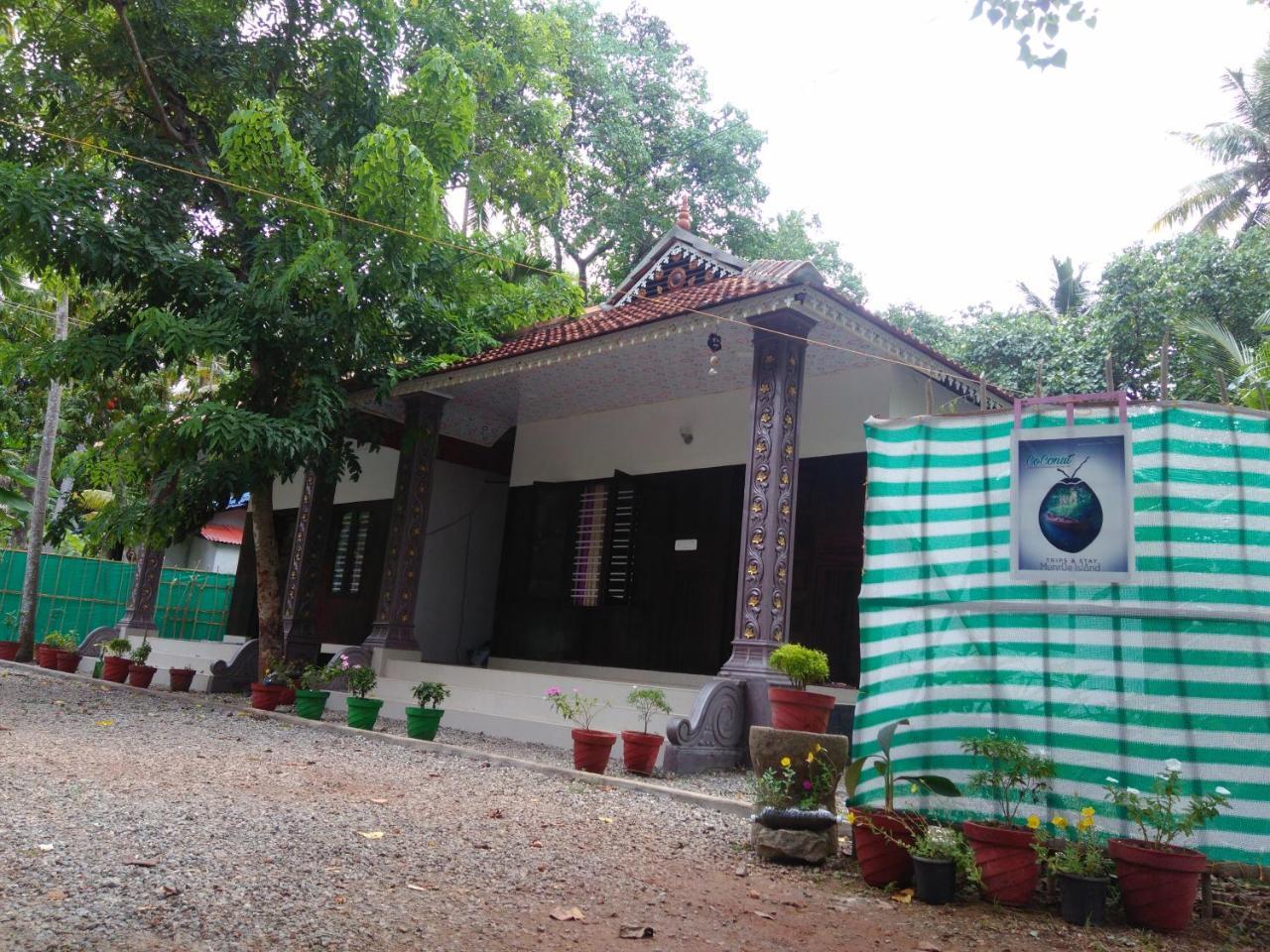 Munroe Coconut Homestay Mundrothuruth Exterior photo